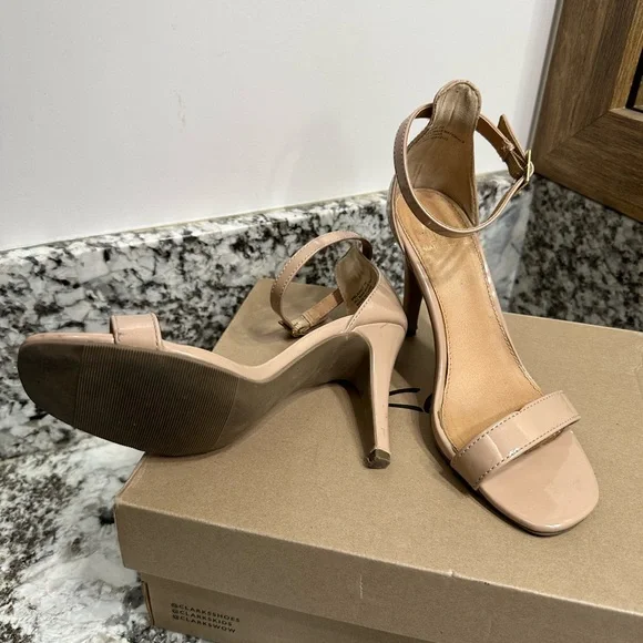 Dress Sandals - Picture 8 of 8